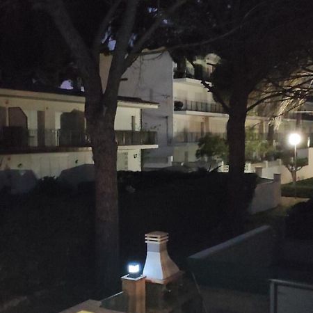 Can Romani - Casa Compartida Con Propietario - Bano Compartido L' Escala Exterior foto